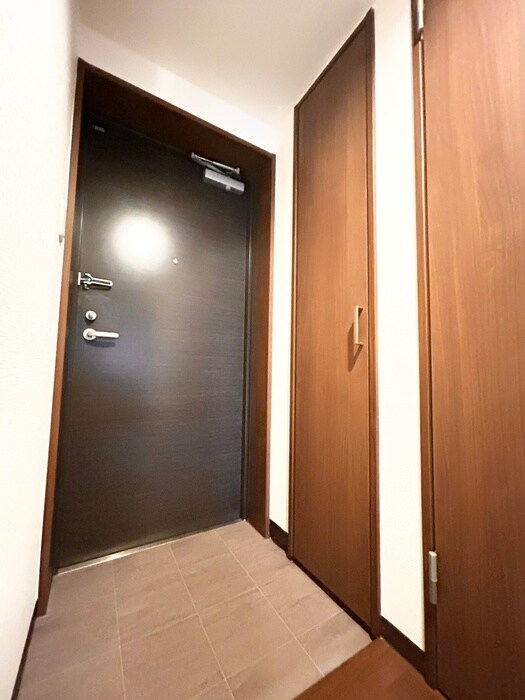 物件内観写真7　(玄関)