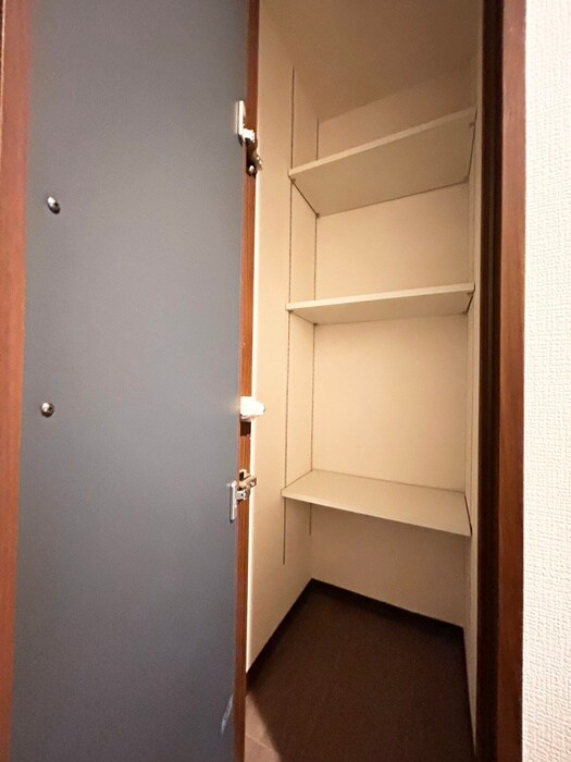 物件内観写真8　(靴箱)