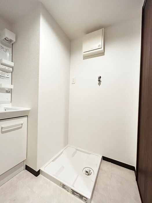 物件内観写真10　(洗濯機置場)