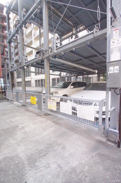 物件外観写真4　(駐車場)