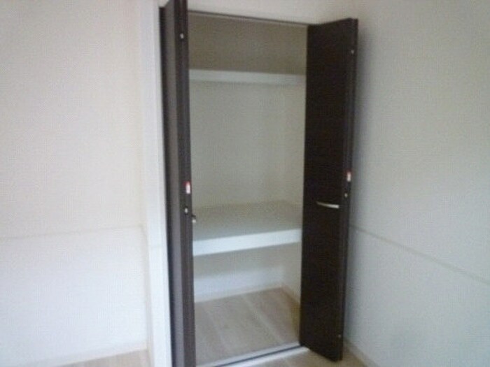 物件内観写真11　(収納)