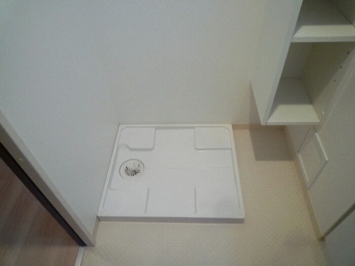 物件内観写真16　(洗濯機置場)