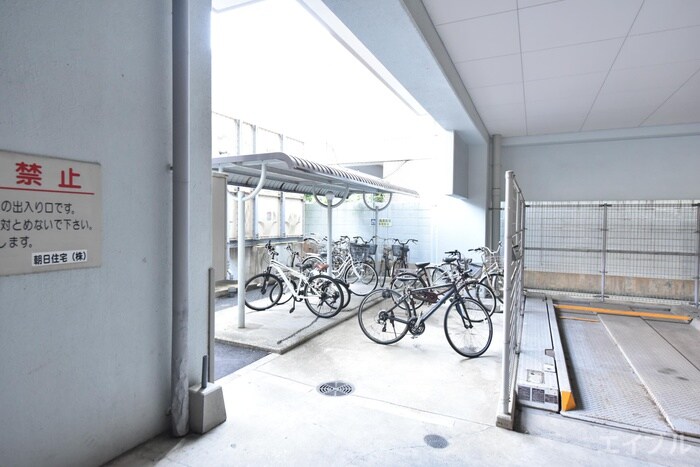 物件外観写真5　(駐輪場)