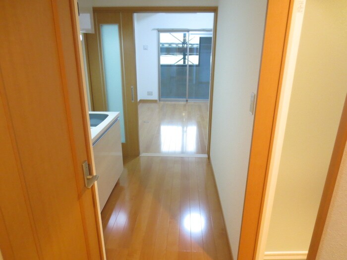 物件内観写真12　(廊下)