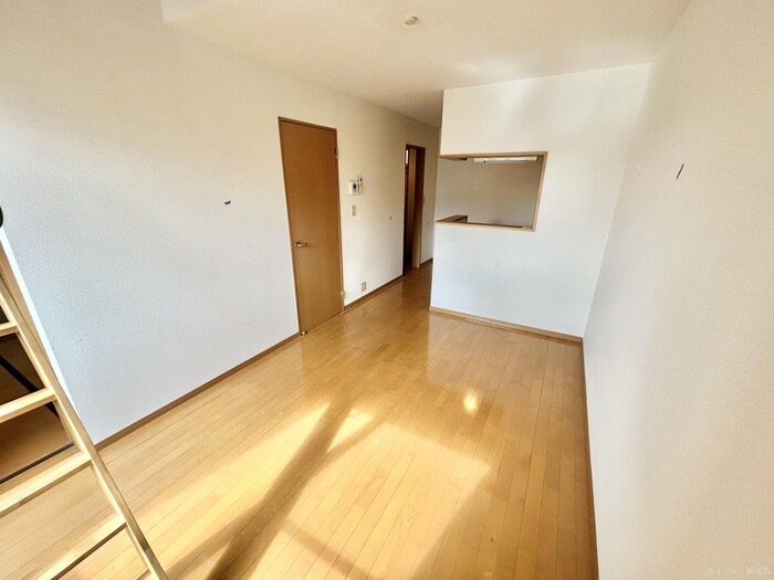 物件内観写真2　(居室)