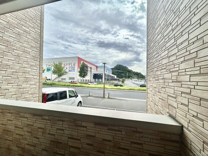 物件内観写真12　(室内からの展望)