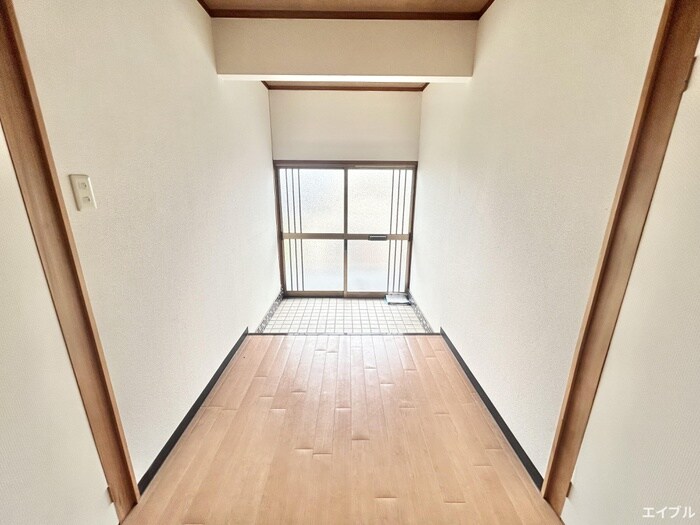 物件内観写真7　(玄関)