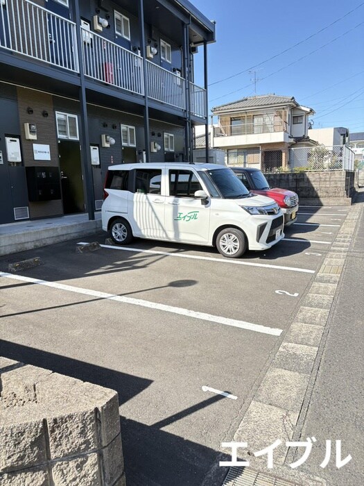 物件外観写真2　(駐車場)