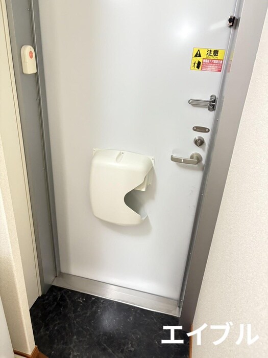 物件内観写真13　(玄関)