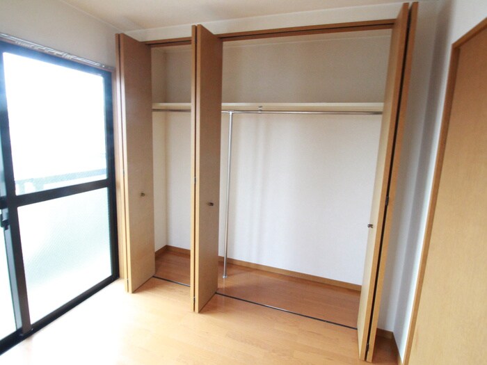 物件内観写真12　(収納)