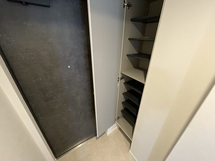 物件内観写真9　(靴箱)