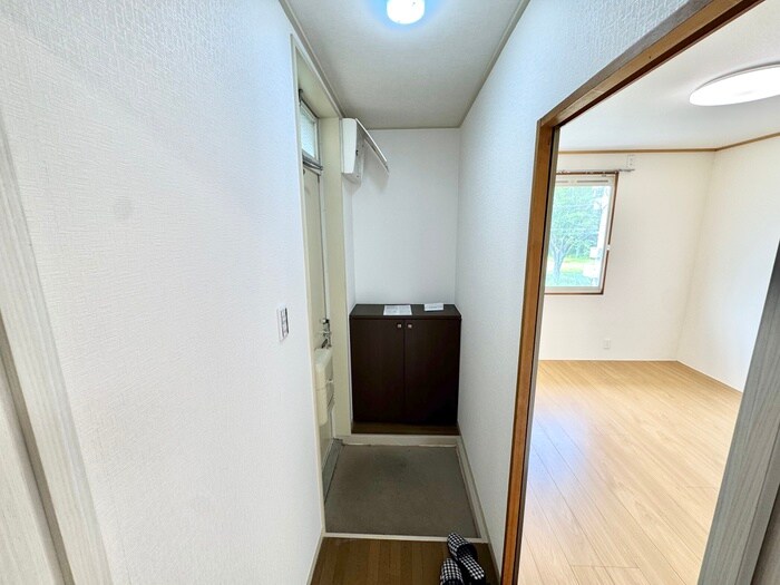 物件内観写真11　(玄関)