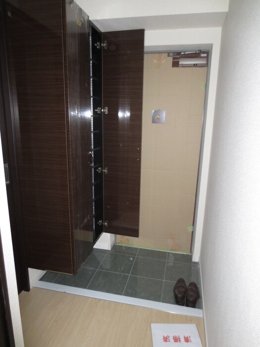 物件内観写真6　(玄関)