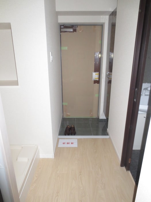物件内観写真15　(玄関)