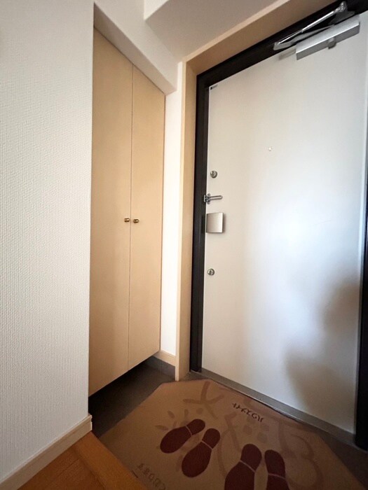 物件内観写真6　(玄関)