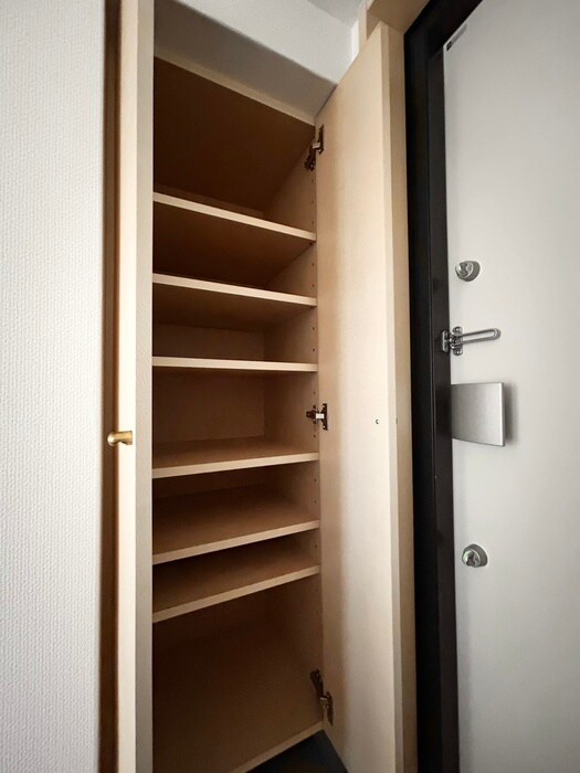 物件内観写真7　(靴箱)