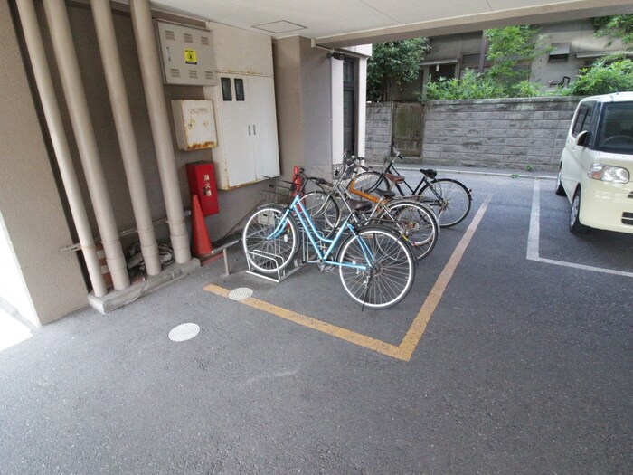 物件外観写真5　(駐輪場)