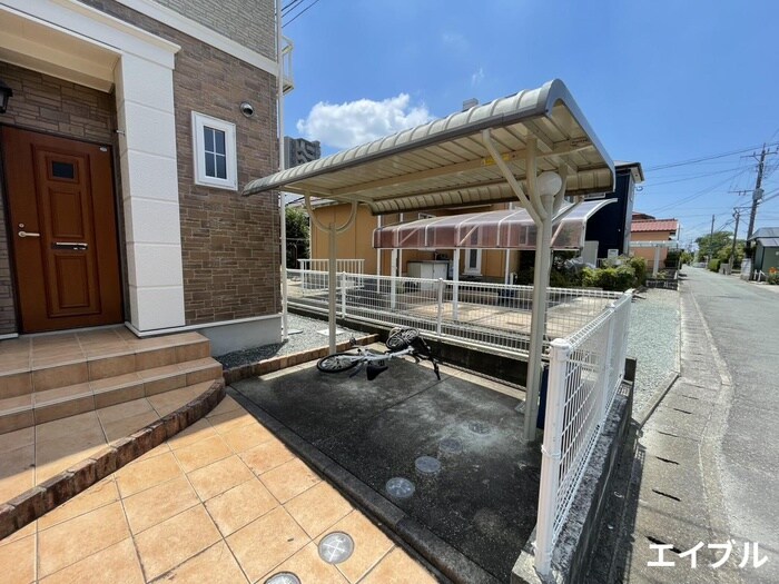 物件外観写真3　(駐輪場)