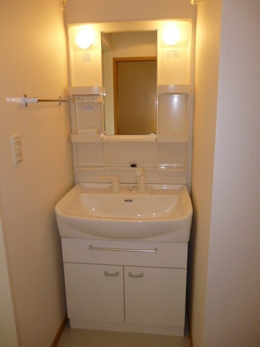 物件内観写真8　(洗面)