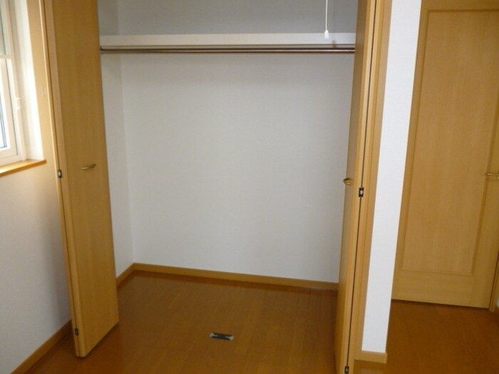 物件内観写真13　(収納)