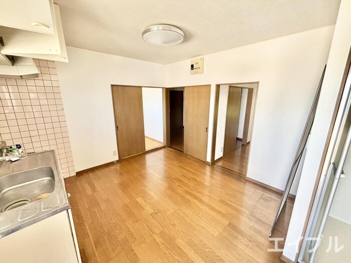 物件内観写真4　(居室)