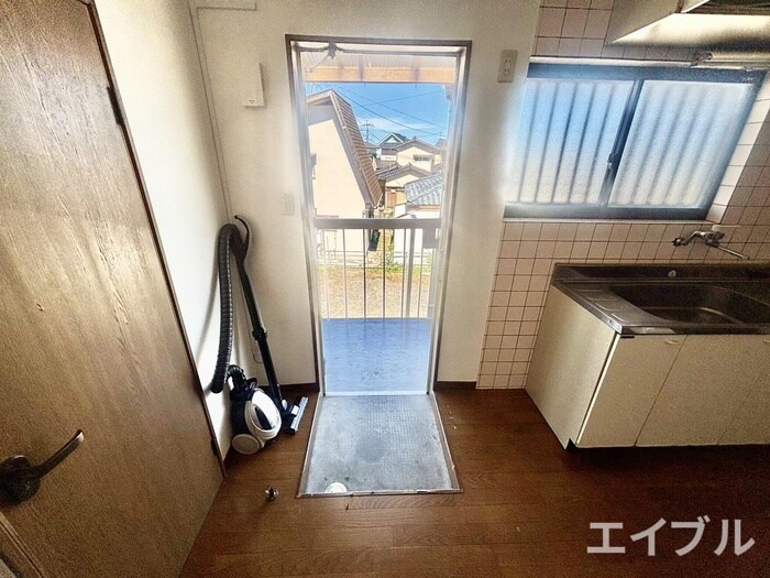 物件内観写真12　(玄関)