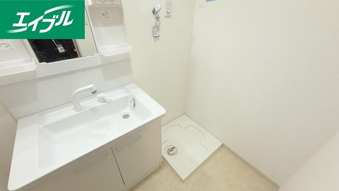 物件内観写真11　(洗濯機置場)