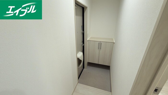 物件内観写真14　(玄関)