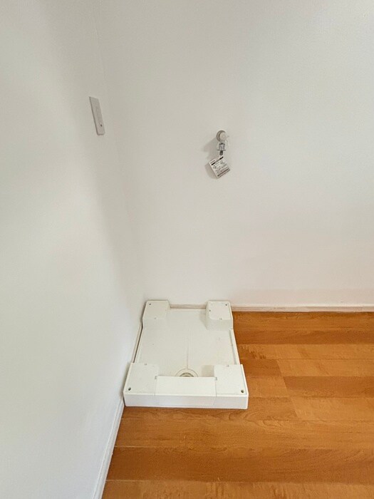 物件内観写真12　(洗濯機置場)