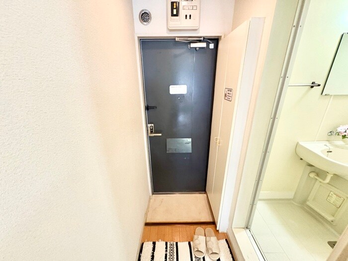 物件内観写真14　(玄関)