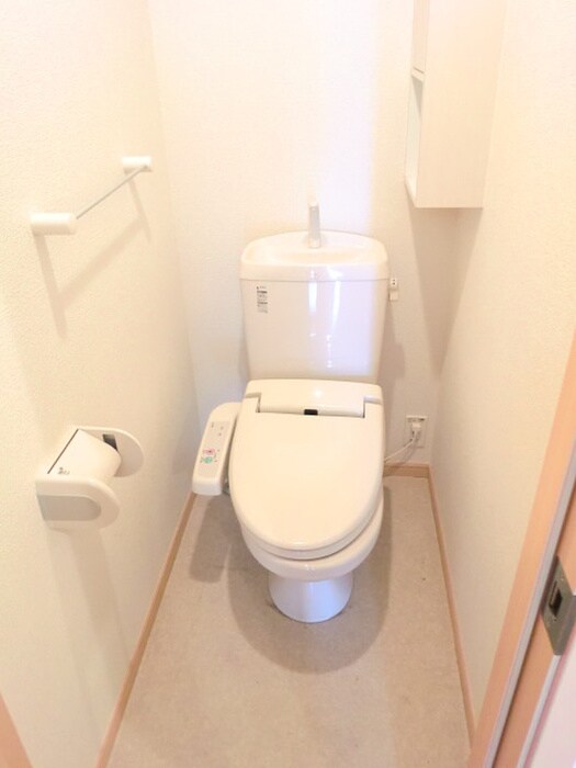 物件内観写真8　(トイレ)