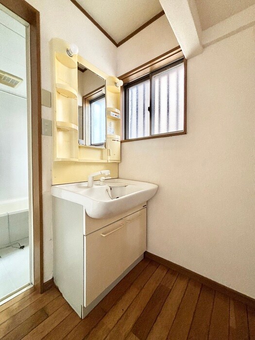 物件内観写真9　(洗面)