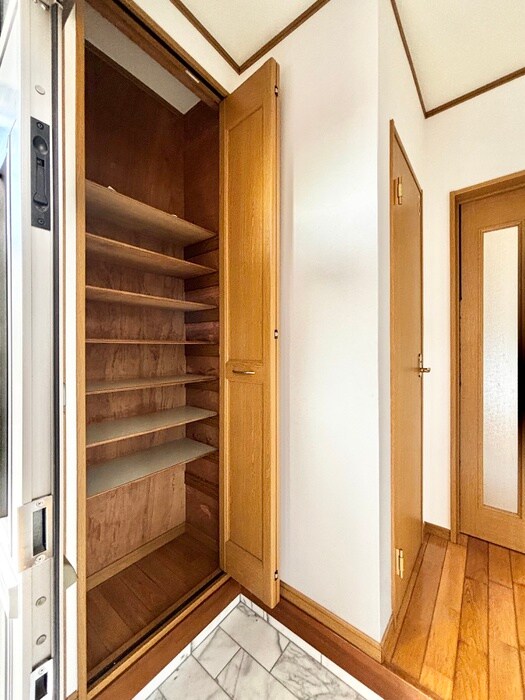 物件内観写真12　(靴箱)