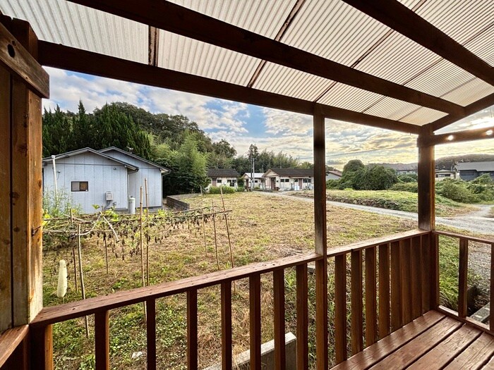 物件内観写真18　(室内からの展望)