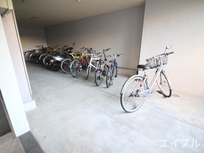 物件外観写真5　(駐輪場)