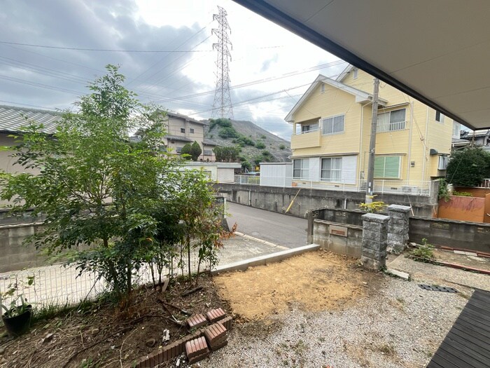 物件内観写真16　(室内からの展望)