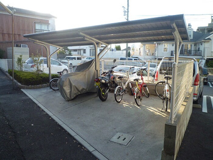 物件外観写真3　(駐輪場)