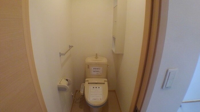 物件内観写真8　(トイレ)