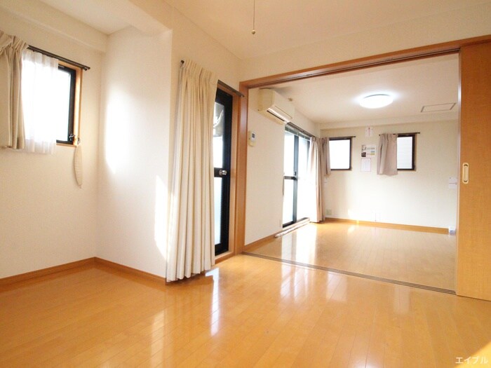 物件内観写真4　(居室)