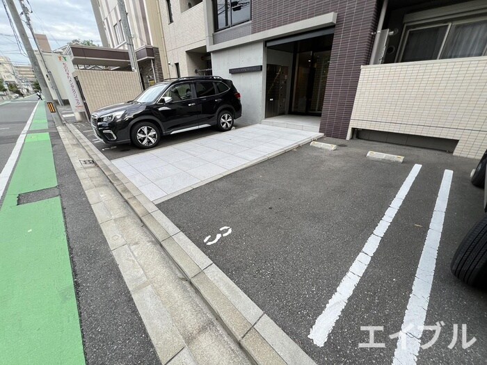 物件外観写真3　(駐車場)