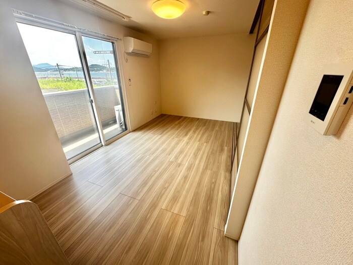 物件内観写真3　(居室)