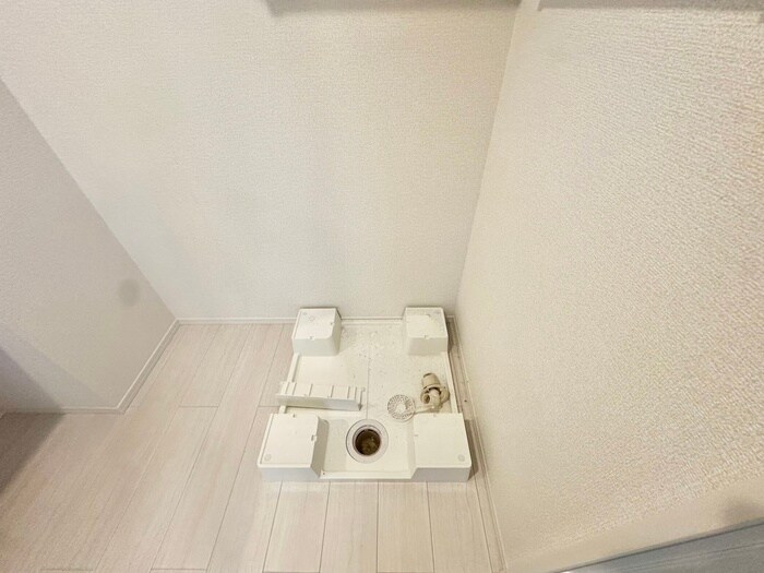 物件内観写真8　(洗濯機置場)