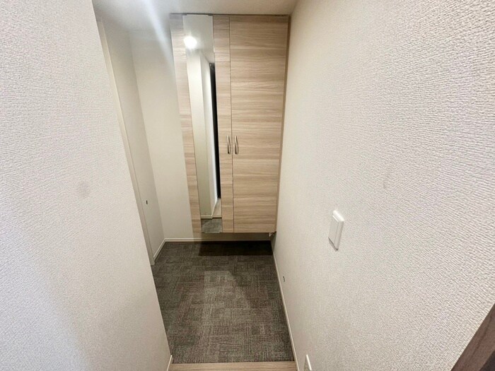 物件内観写真9　(玄関)