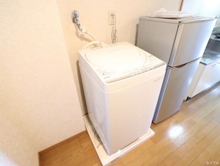 物件内観写真11　(洗濯機置場)