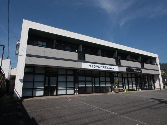 物件外観写真2　(駐車場)