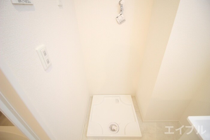 物件内観写真12　(洗濯機置場)