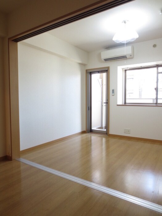 物件内観写真9　(居室)