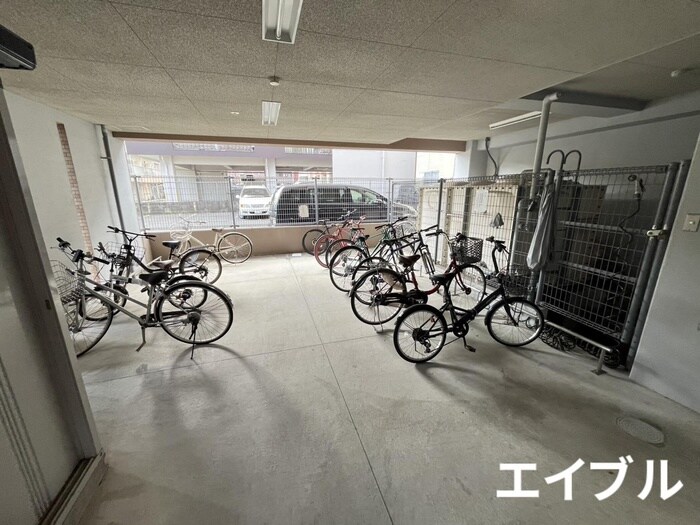 物件外観写真4　(駐輪場)