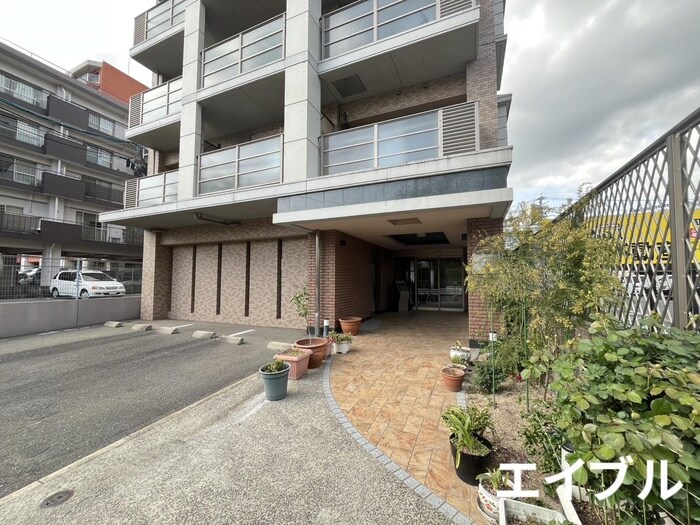 物件外観写真5　(エントランス部分)