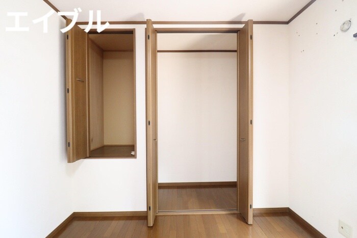 物件内観写真12　(収納)